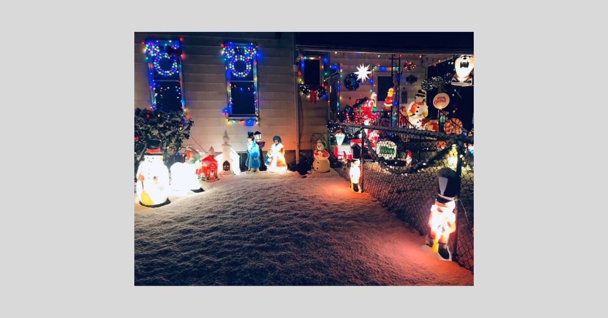 Christmas Corner side yard _ 2019